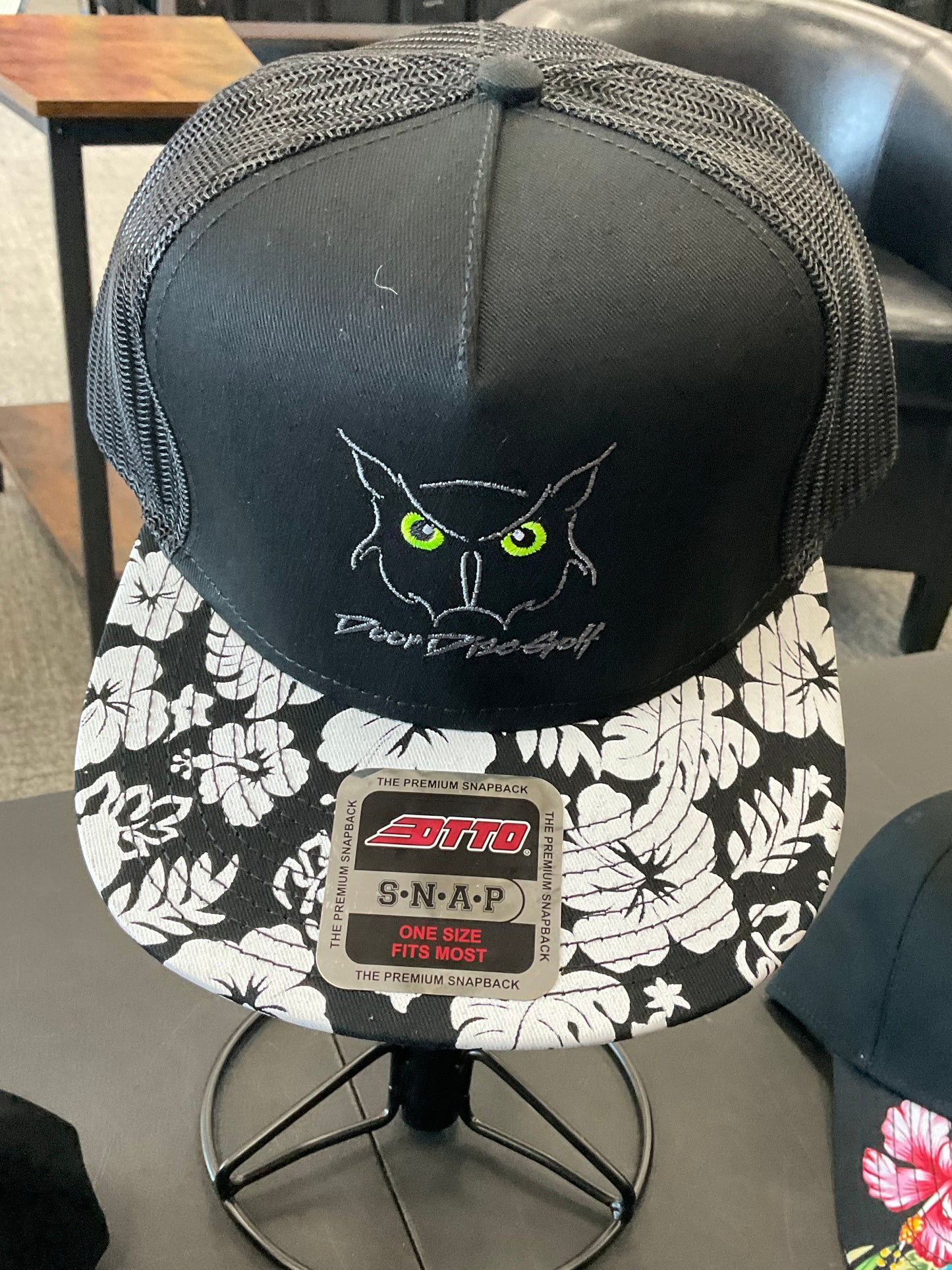 Door Disc Floral Hats